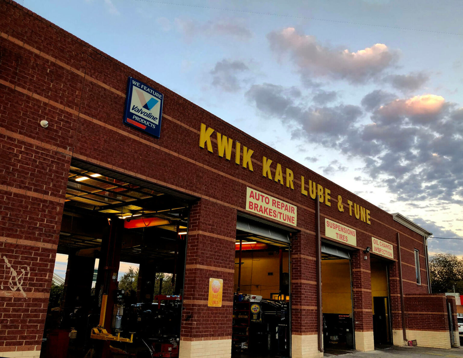 Kwik Kar Farmers Branch Auto Repair Shop Garage